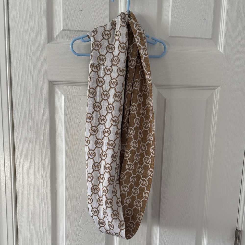 Michael Kors scarf